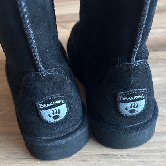 Bear Paw Black Suede Boots 9.5 Men